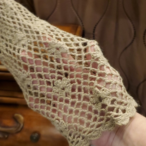 Croft & Barrow tan knit sweater, size M - Picture 3 of 4